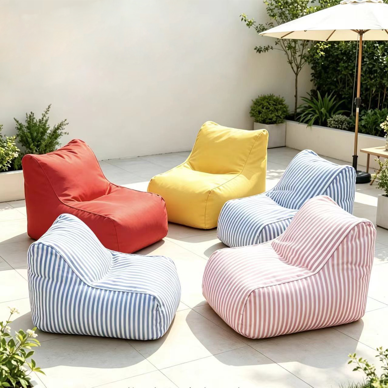 كرسي الأطفال المتعريين